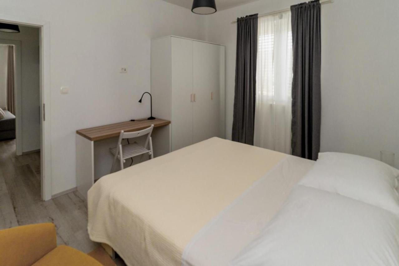 Apartments Happy Sukošan Екстериор снимка
